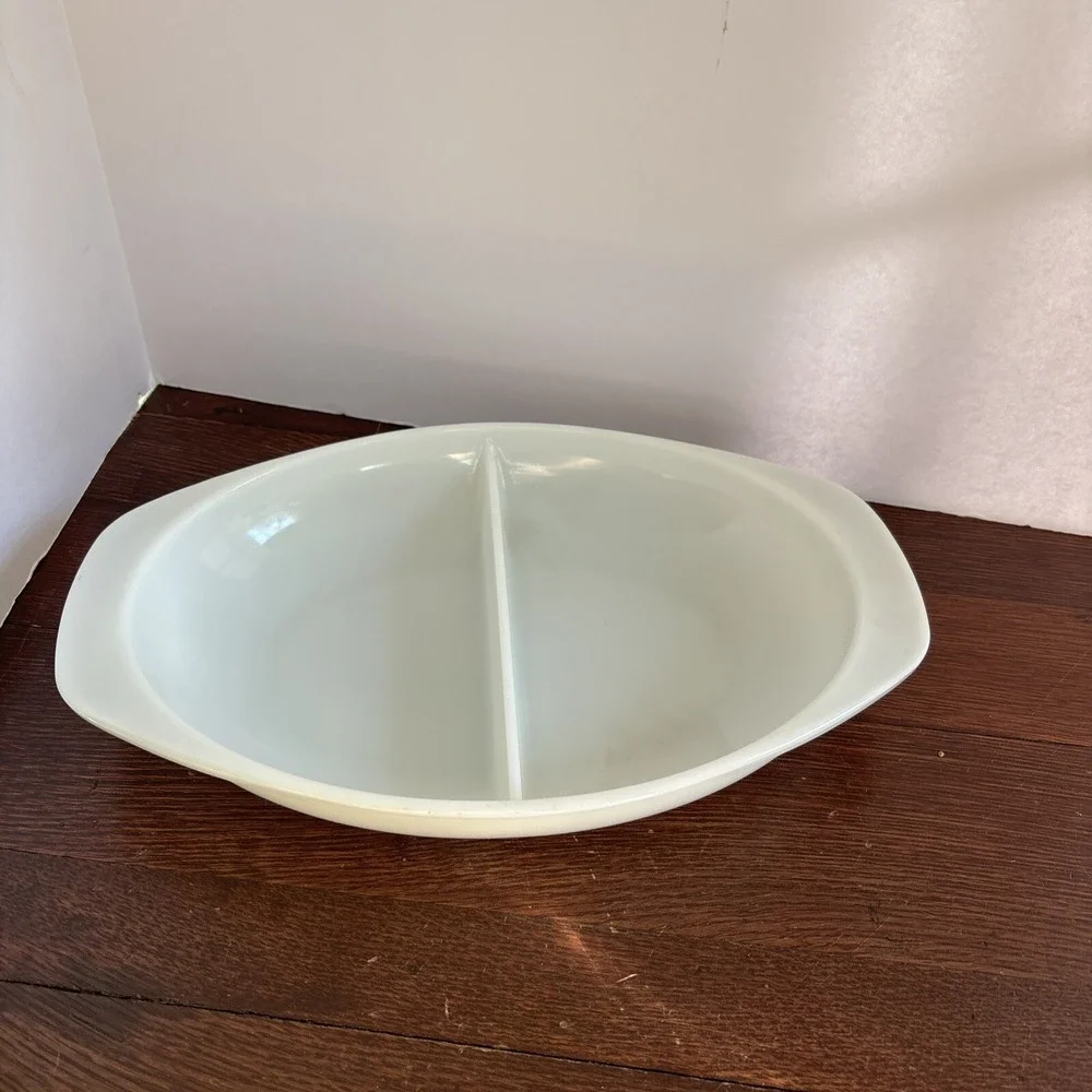 Vintage Pyrex Milk‎ Glass Divided Casserole (1.5 Quart)
